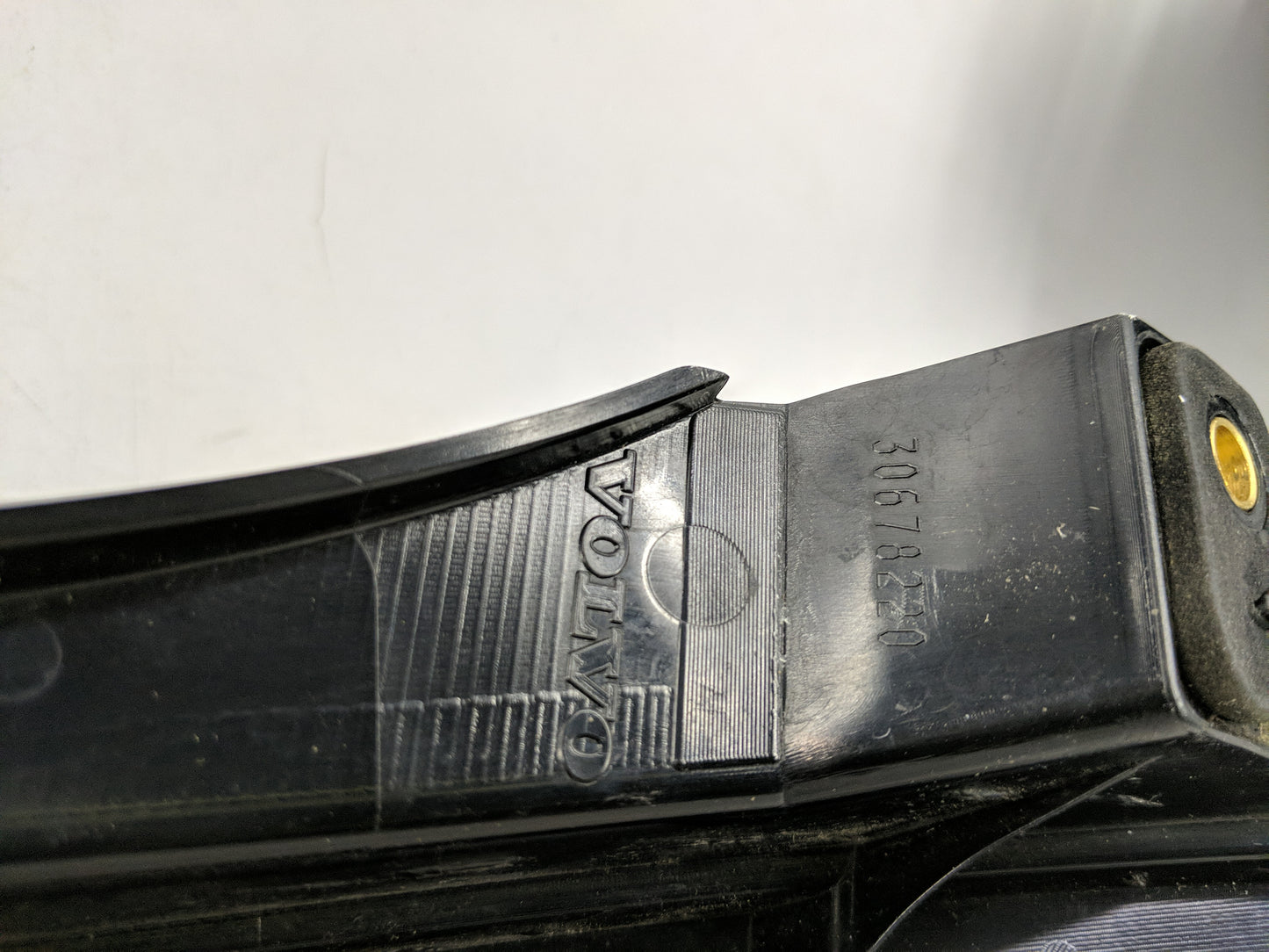 2003-2006 Volvo Xc90 Tail Light Assembly Driver Left OEM Fits Fits 2003 2004 2005 2006 OEM Used Auto Parts - Oemusedautopart