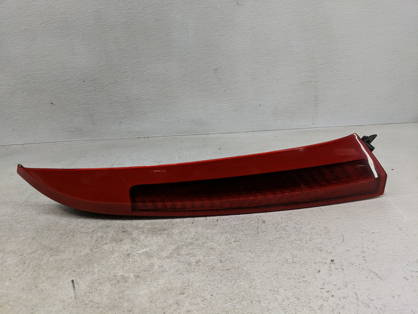 2003-2006 Volvo Xc90 Tail Light Assembly Passenger Right OEM P/N:30678221 Fits Fits 2003 2004 2005 2006 OEM Used Auto Parts 