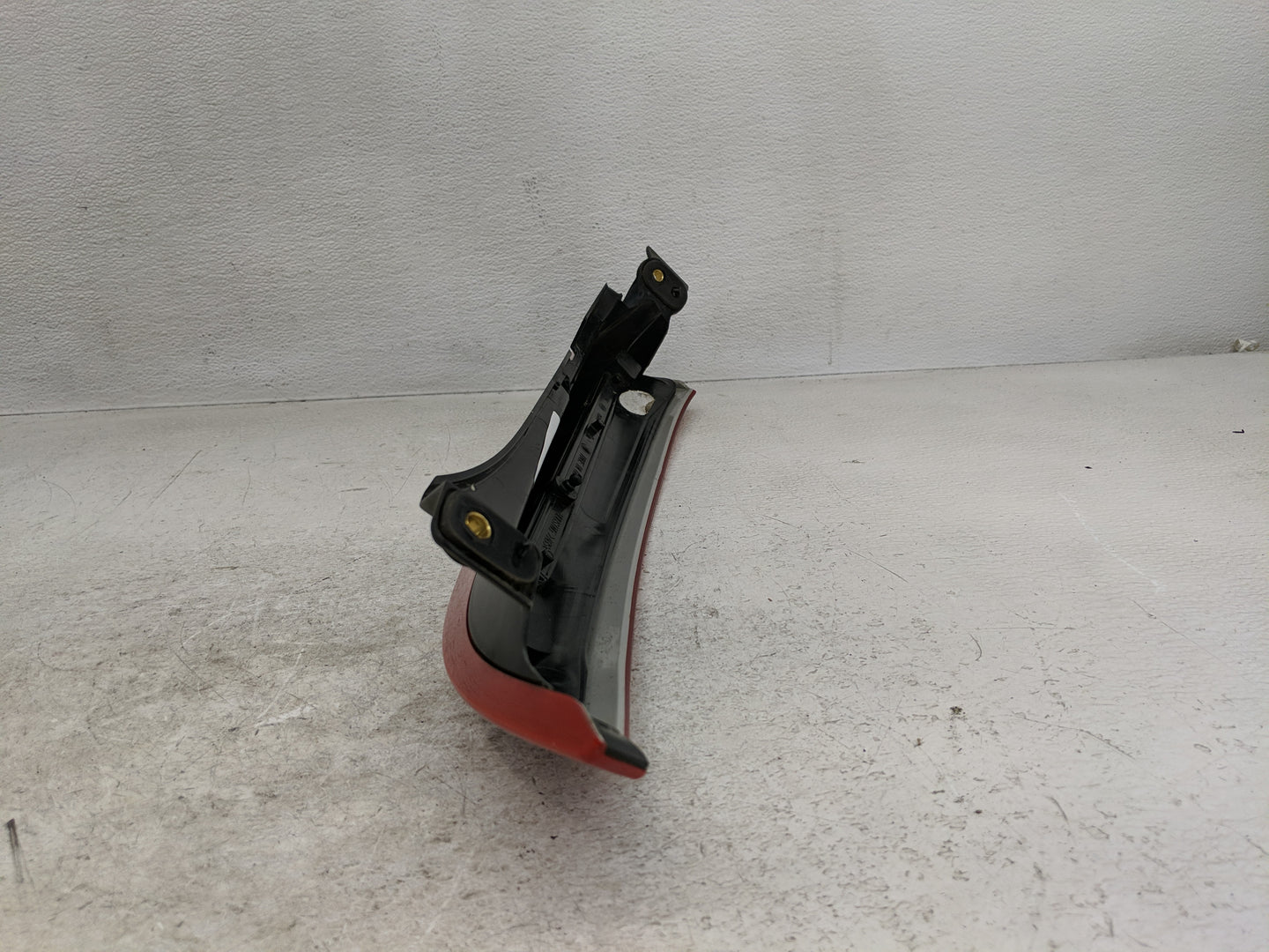 2003-2006 Volvo Xc90 Tail Light Assembly Passenger Right OEM P/N:30678221 Fits Fits 2003 2004 2005 2006 OEM Used Auto Parts 