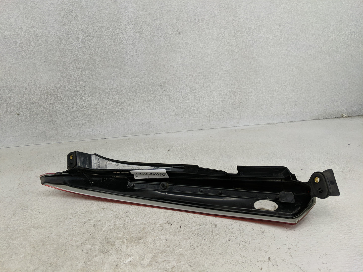 2003-2006 Volvo Xc90 Tail Light Assembly Passenger Right OEM P/N:30678221 Fits Fits 2003 2004 2005 2006 OEM Used Auto Parts 