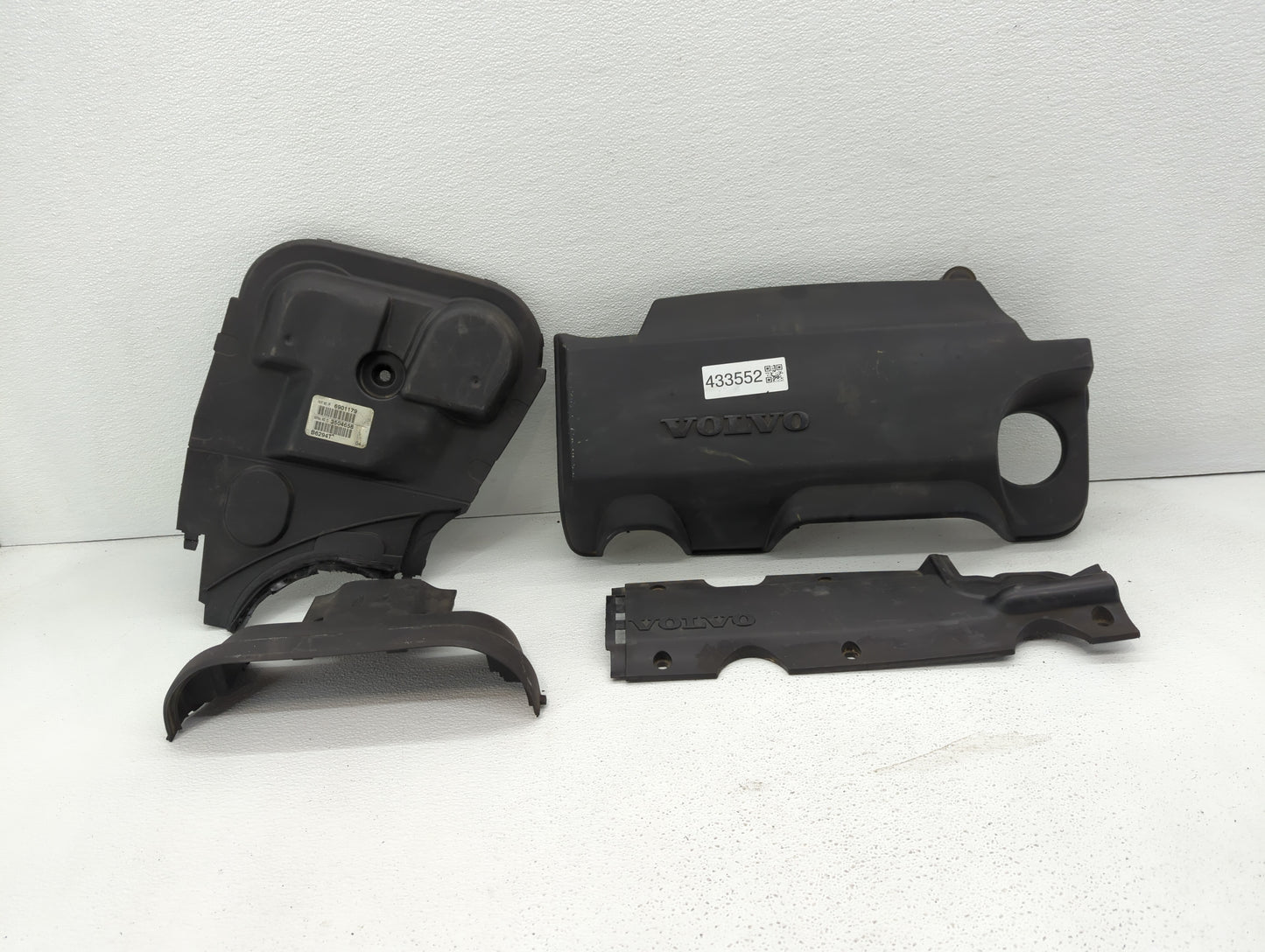 2005 Volvo Xc90 Engine Cover - Oemusedautoparts1.com