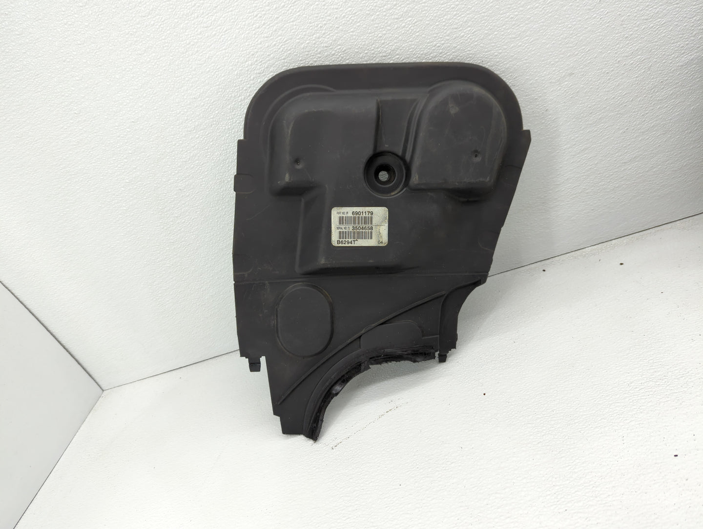 2005 Volvo Xc90 Engine Cover - Oemusedautoparts1.com