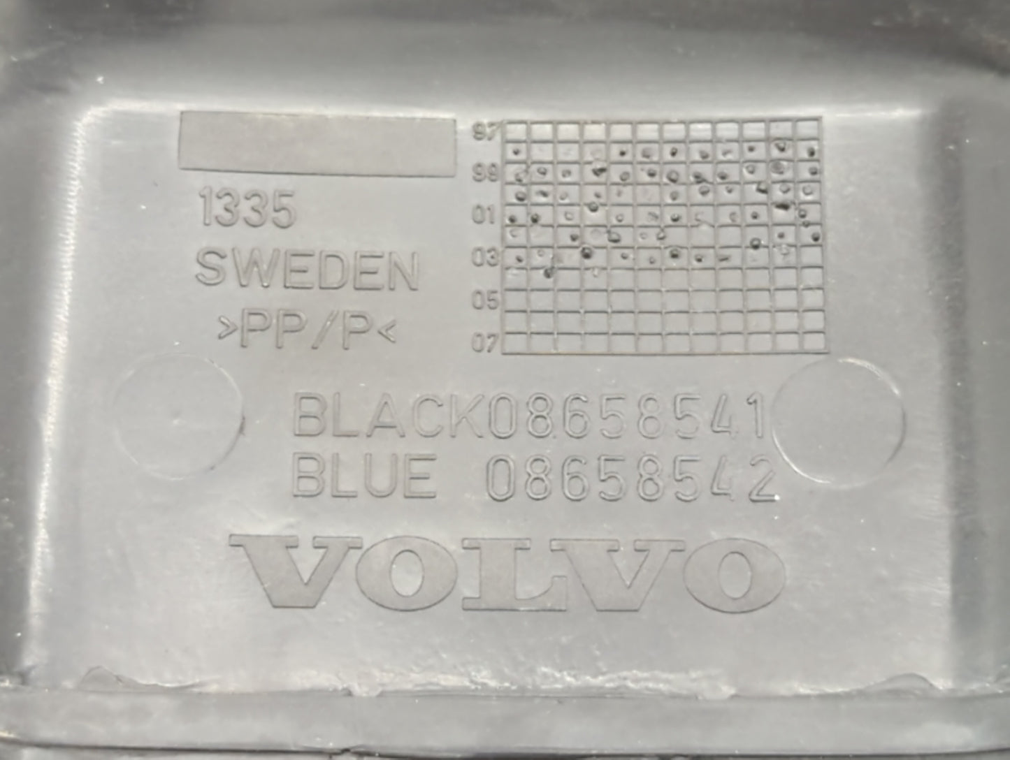 2005 Volvo Xc90 Engine Cover - Oemusedautoparts1.com