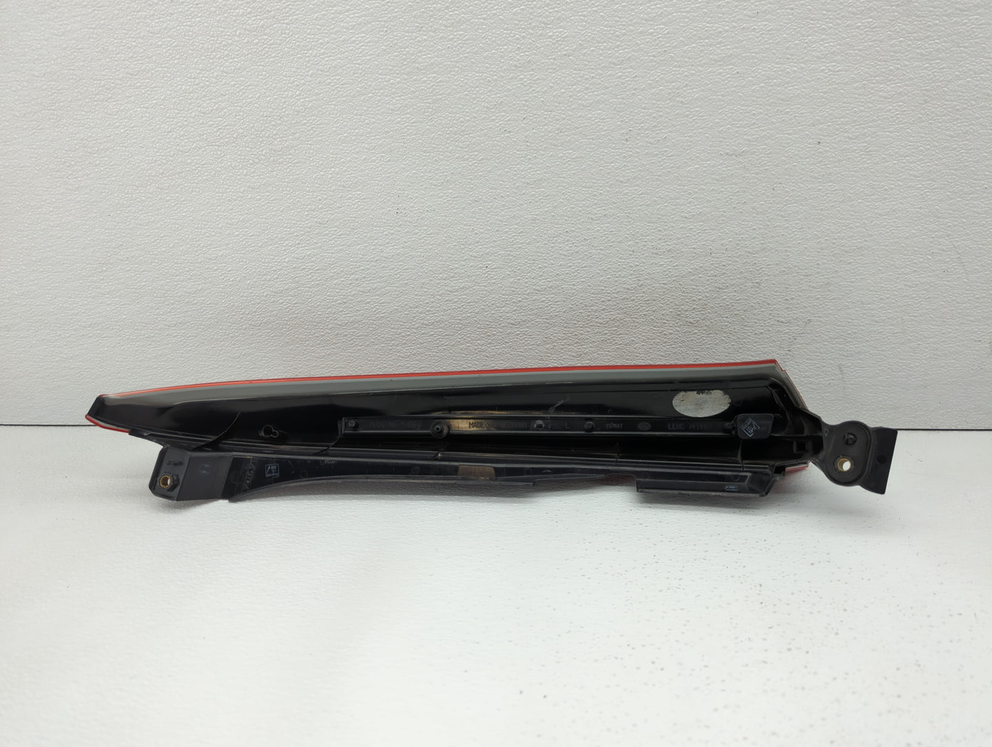 2003-2006 Volvo Xc90 Tail Light Assembly Driver Left OEM P/N:157617 9483771, 30678220 Fits Fits 2003 2004 2005 2006 OEM Used