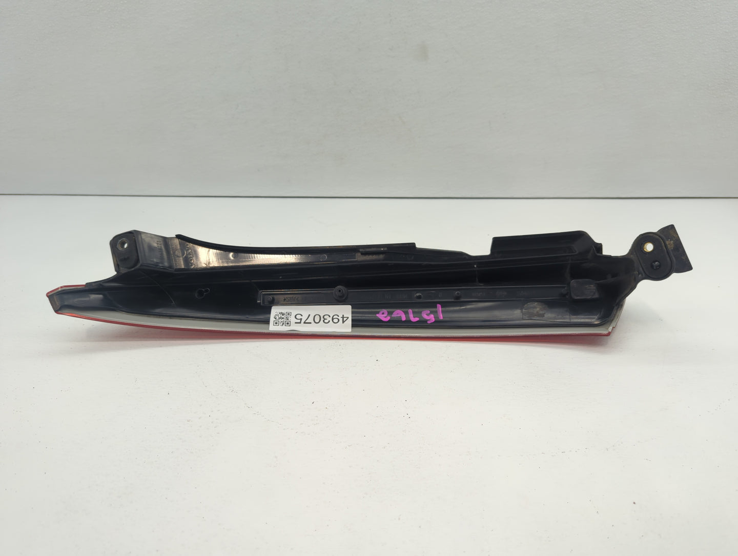 2003-2006 Volvo Xc90 Tail Light Assembly Passenger Right OEM P/N:30678221 Fits Fits 2003 2004 2005 2006 OEM Used Auto Parts 