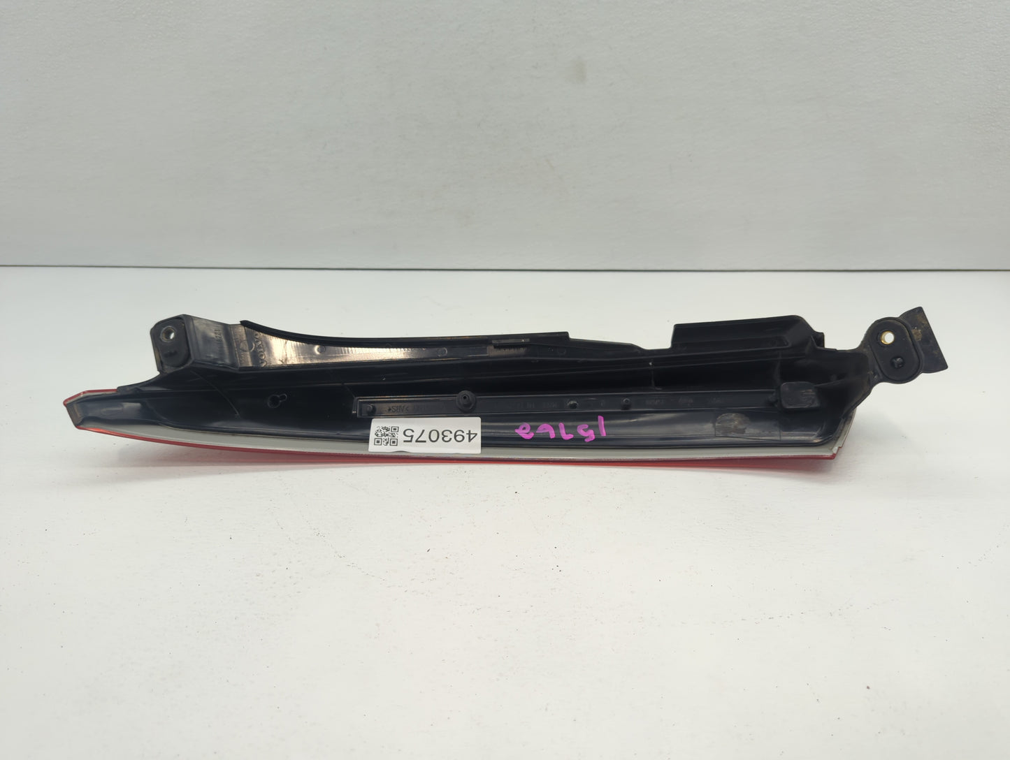 2003-2006 Volvo Xc90 Tail Light Assembly Passenger Right OEM P/N:30678221 Fits Fits 2003 2004 2005 2006 OEM Used Auto Parts 