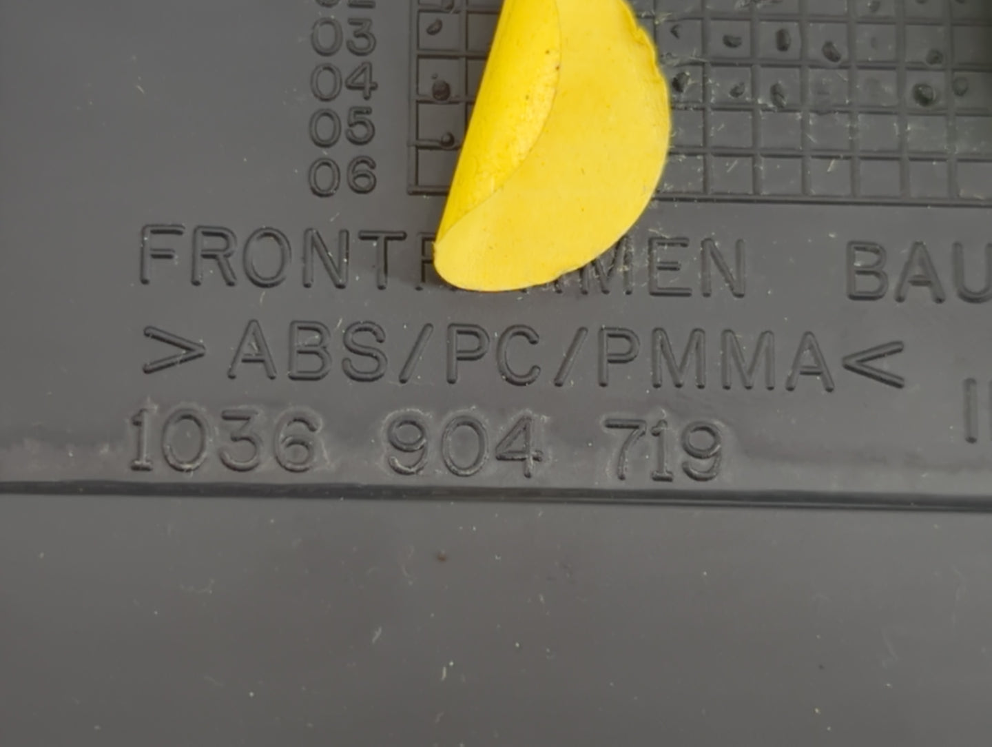 2005-2006 Audi A4 Instrument Cluster Speedometer Gauges P/N:1036 904 719 Fits Fits 2005 2006 OEM Used Auto Parts - Oemusedau