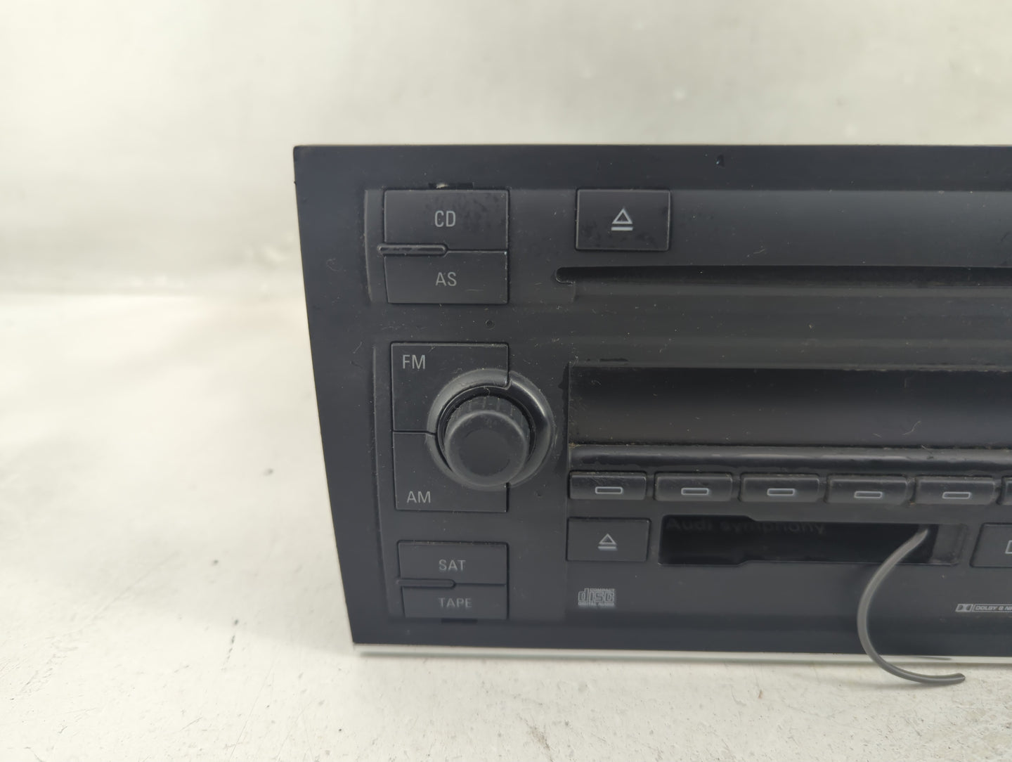 2006 Audi A4 Radio AM FM Cd Player Receiver Replacement P/N:8E0 035 195 H Fits OEM Used Auto Parts - Oemusedautoparts1.com