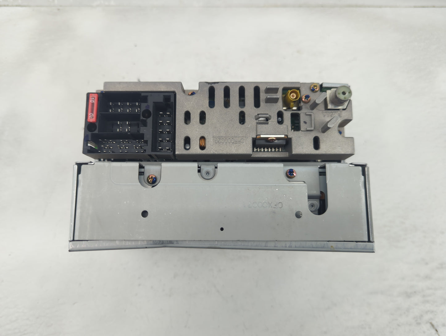 2006 Audi A4 Radio AM FM Cd Player Receiver Replacement P/N:8E0 035 195 H Fits OEM Used Auto Parts - Oemusedautoparts1.com