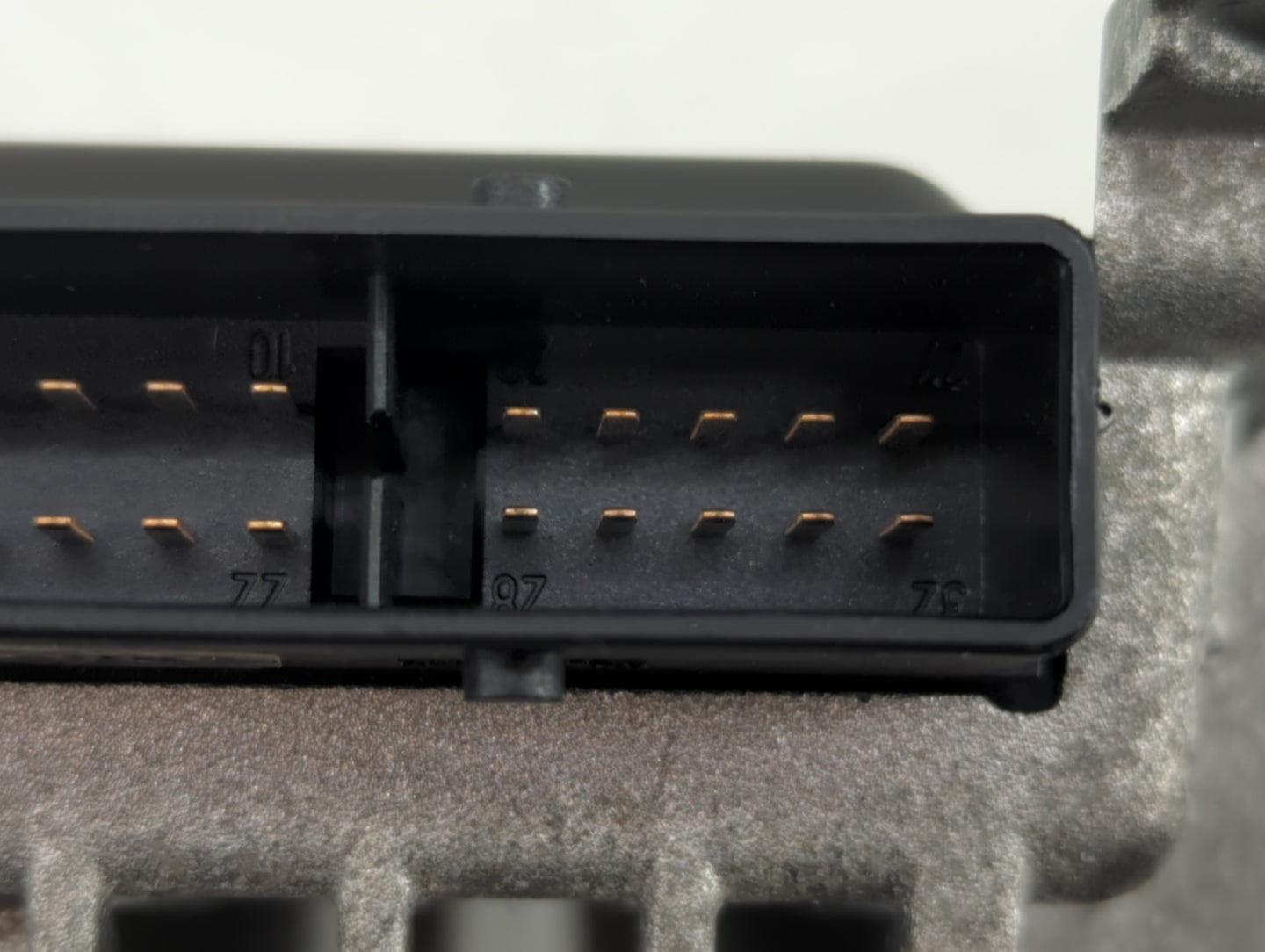 2006-2008 Audi A4 Radio AM FM Cd Player Receiver Replacement P/N:8H0 035 223 C Fits Fits 2006 2007 2008 OEM Used Auto Parts 