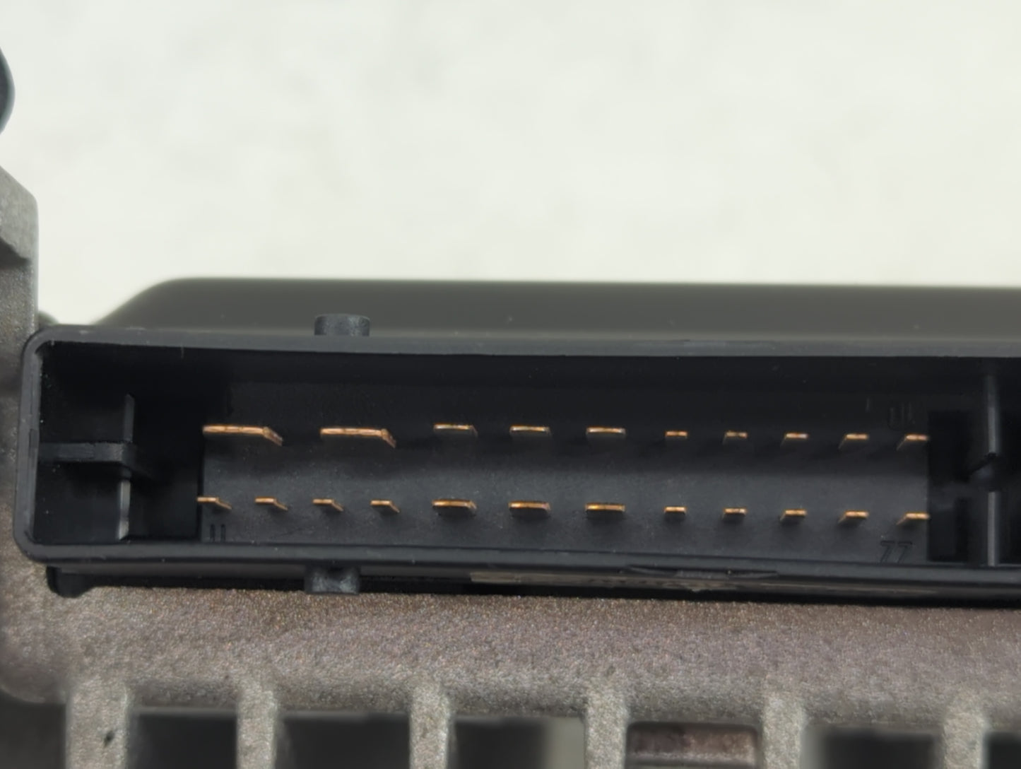 2006-2008 Audi A4 Radio AM FM Cd Player Receiver Replacement P/N:8H0 035 223 C Fits Fits 2006 2007 2008 OEM Used Auto Parts 