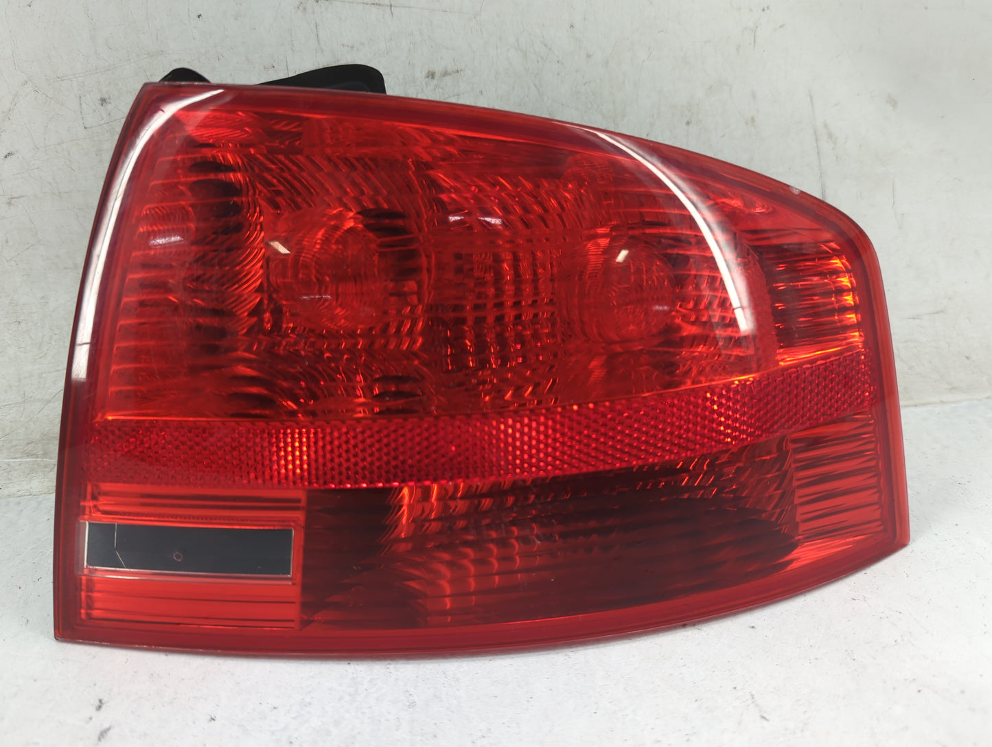 2005-2008 Audi A4 Tail Light Assembly Passenger Right OEM P/N:8E5945096A Fits Fits 2005 2006 2007 2008 OEM Used Auto Parts -