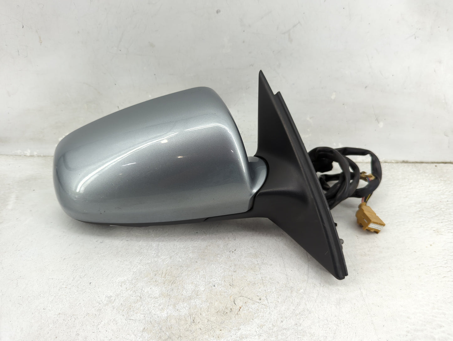 2002-2008 Audi A4 Passenger Side View Mirror - Right Door Mirror OEM Used - Oemusedautoparts1.com