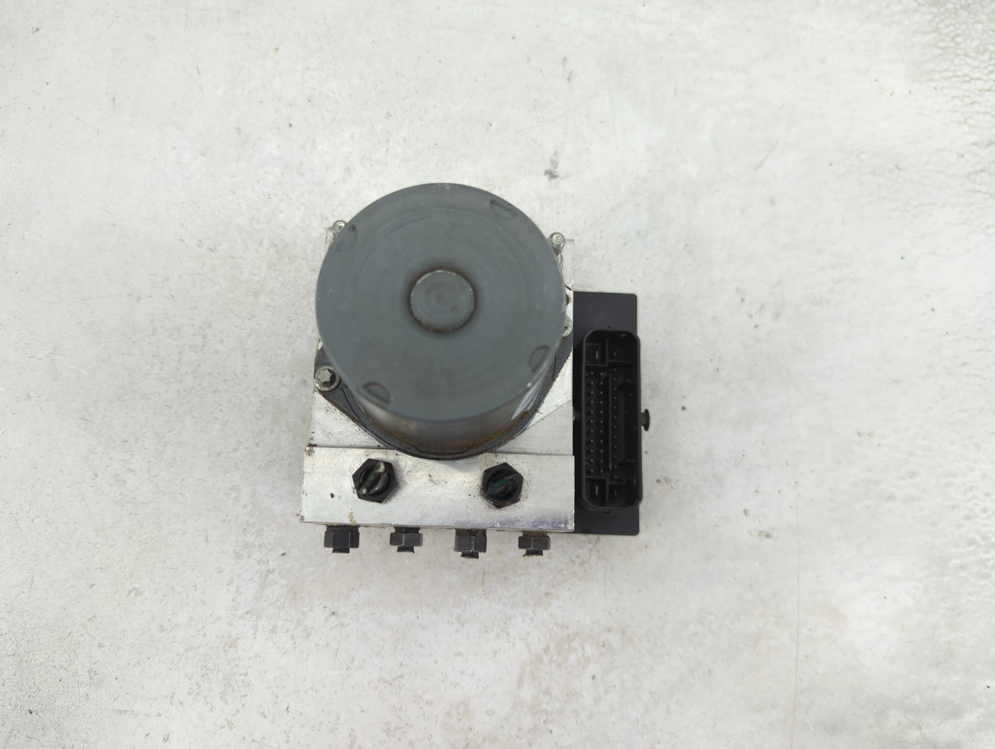 2006 Audi A4 ABS Pump Control Module Replacement P/N:8E0 910 517 D Fits OEM Used Auto Parts - Oemusedautoparts1.com