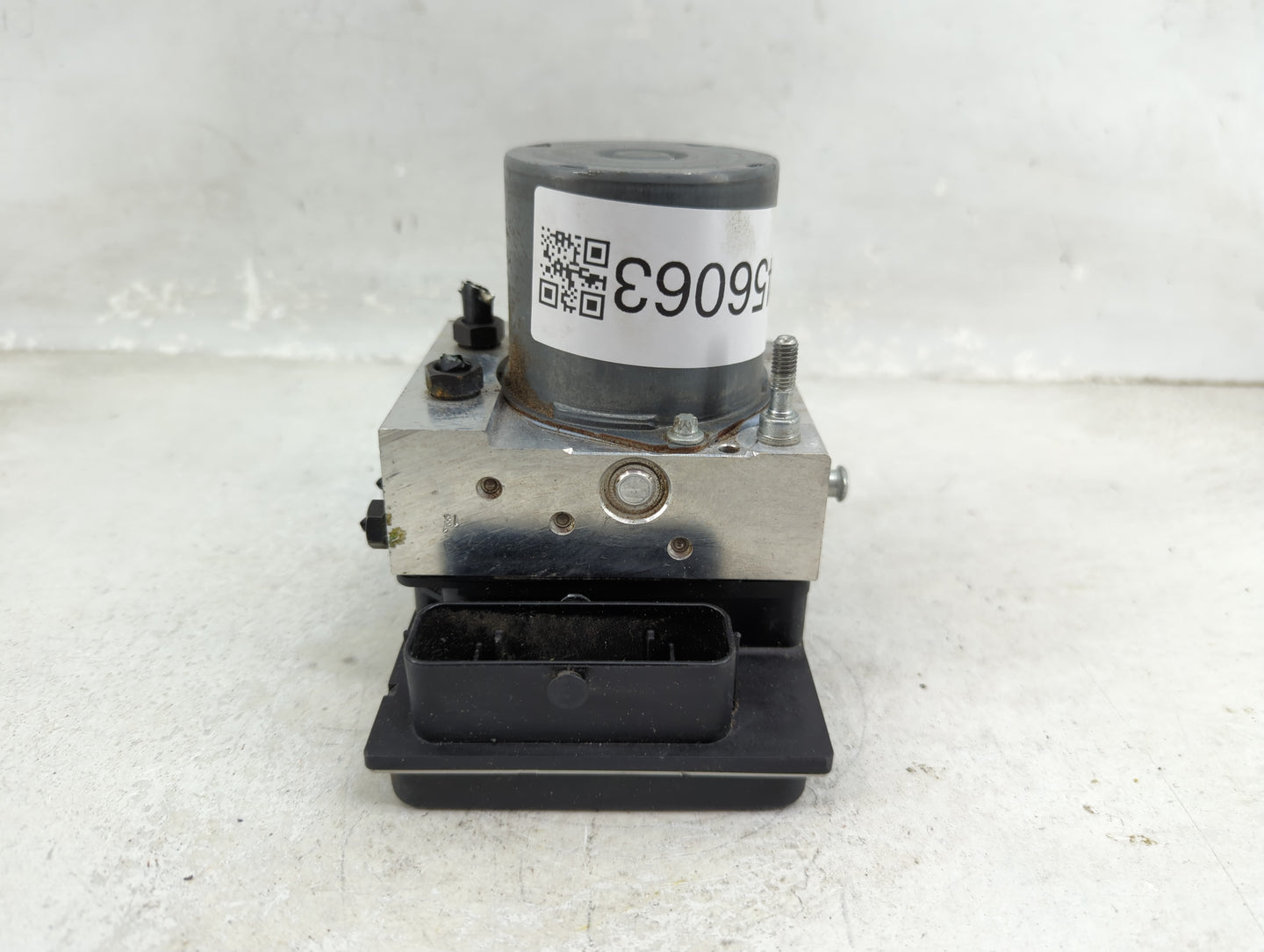 2006 Audi A4 ABS Pump Control Module Replacement P/N:8E0 910 517 D Fits OEM Used Auto Parts - Oemusedautoparts1.com