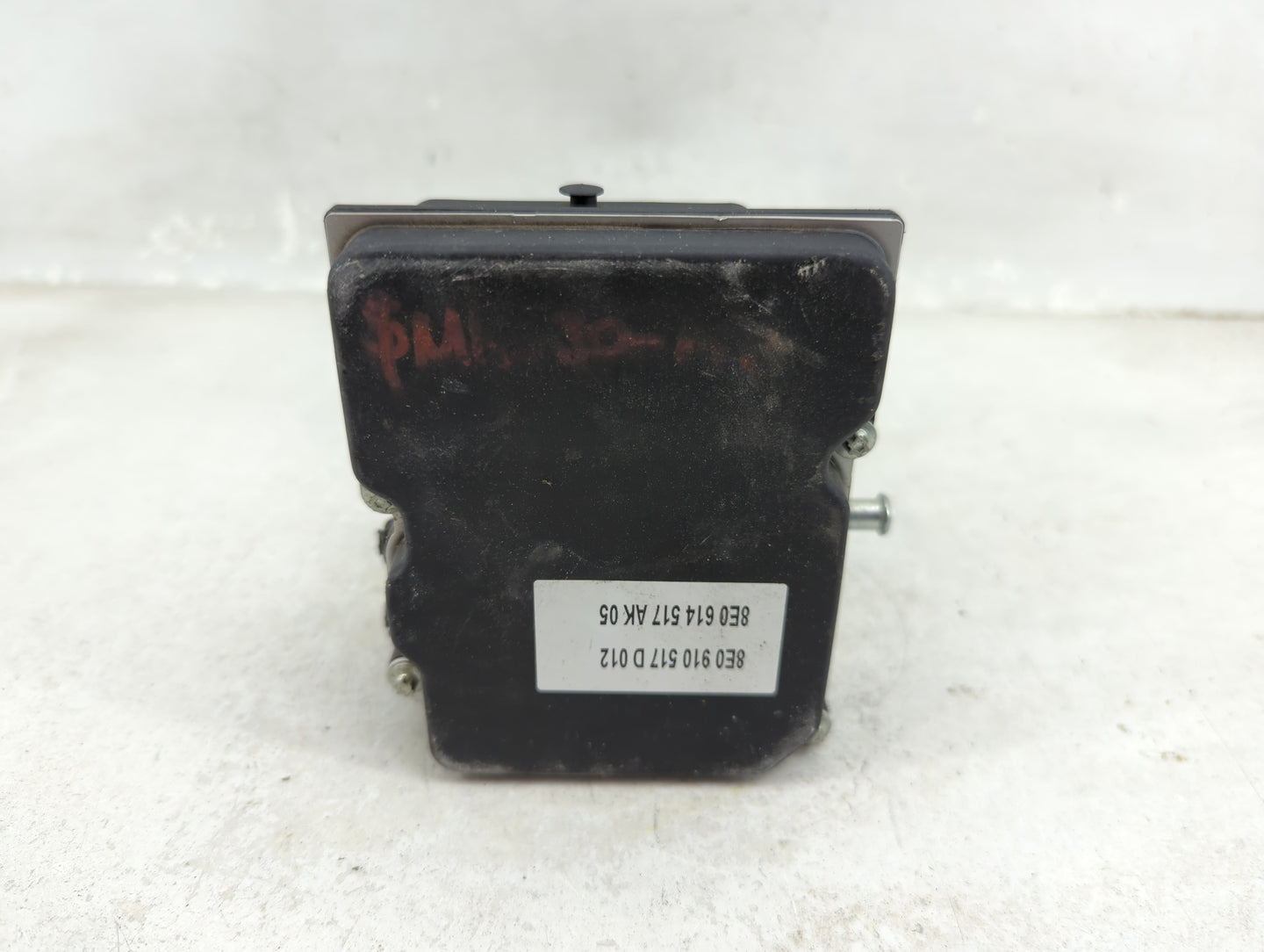 2006 Audi A4 ABS Pump Control Module Replacement P/N:8E0 910 517 D Fits OEM Used Auto Parts - Oemusedautoparts1.com