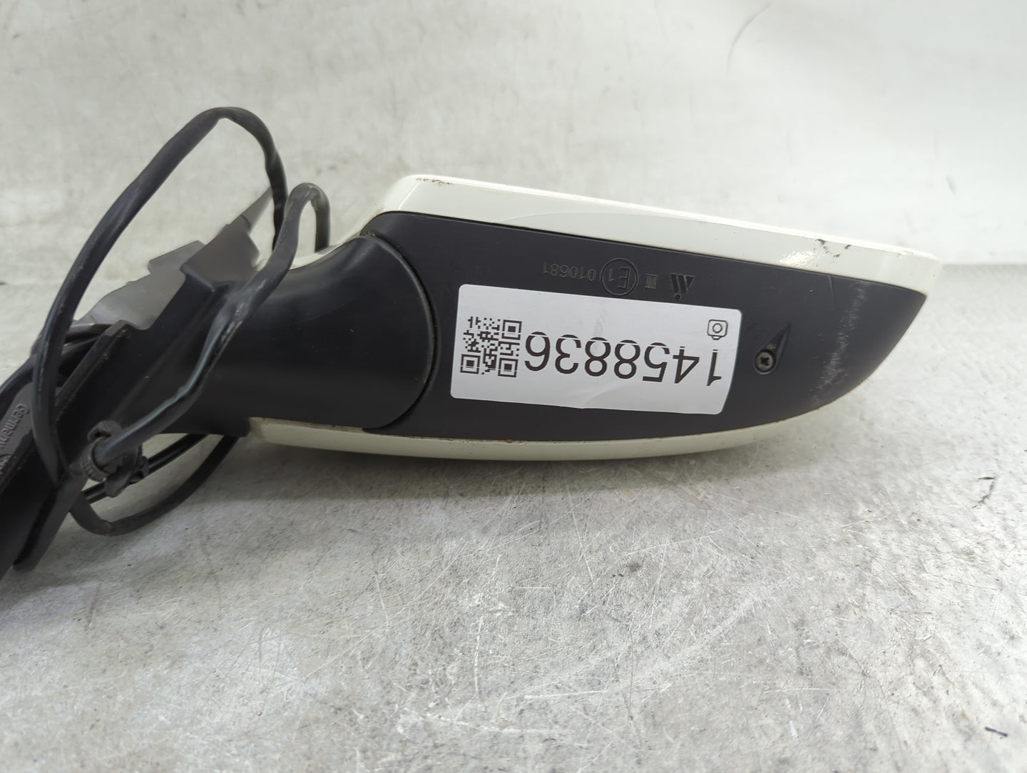 2002-2008 Audi A4 Passenger Side View Mirror - Right Door Mirror OEM Used - Oemusedautoparts1.com
