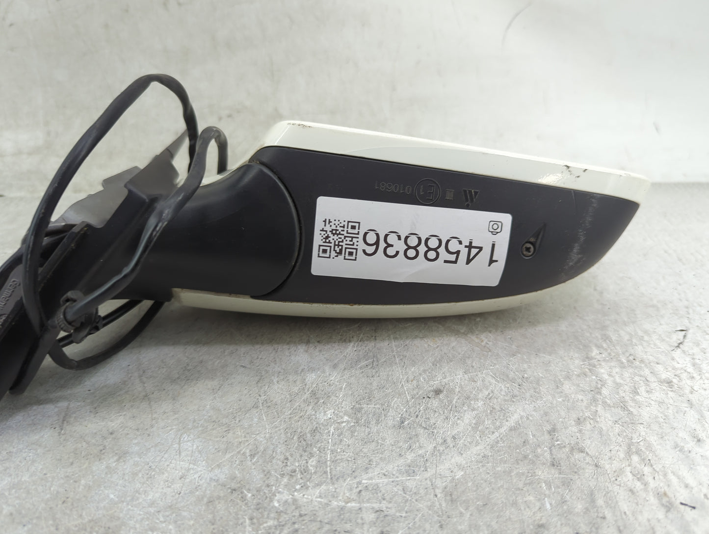 2002-2008 Audi A4 Passenger Side View Mirror - Right Door Mirror OEM Used - Oemusedautoparts1.com