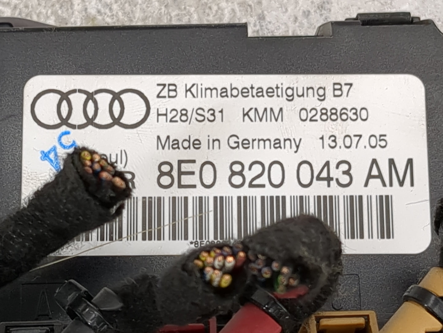 2005-2009 Audi A4 Climate Control Module Temperature AC/Heater Replacement P/N:8E0820043AM 0288630 Fits OEM Used Auto Parts 