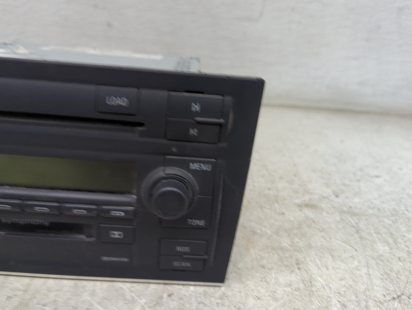 2006 Audi A4 Radio AM FM Cd Player Receiver Replacement P/N:8E0035195H CQ-EA1360LC Fits OEM Used Auto Parts - Oemusedautopar