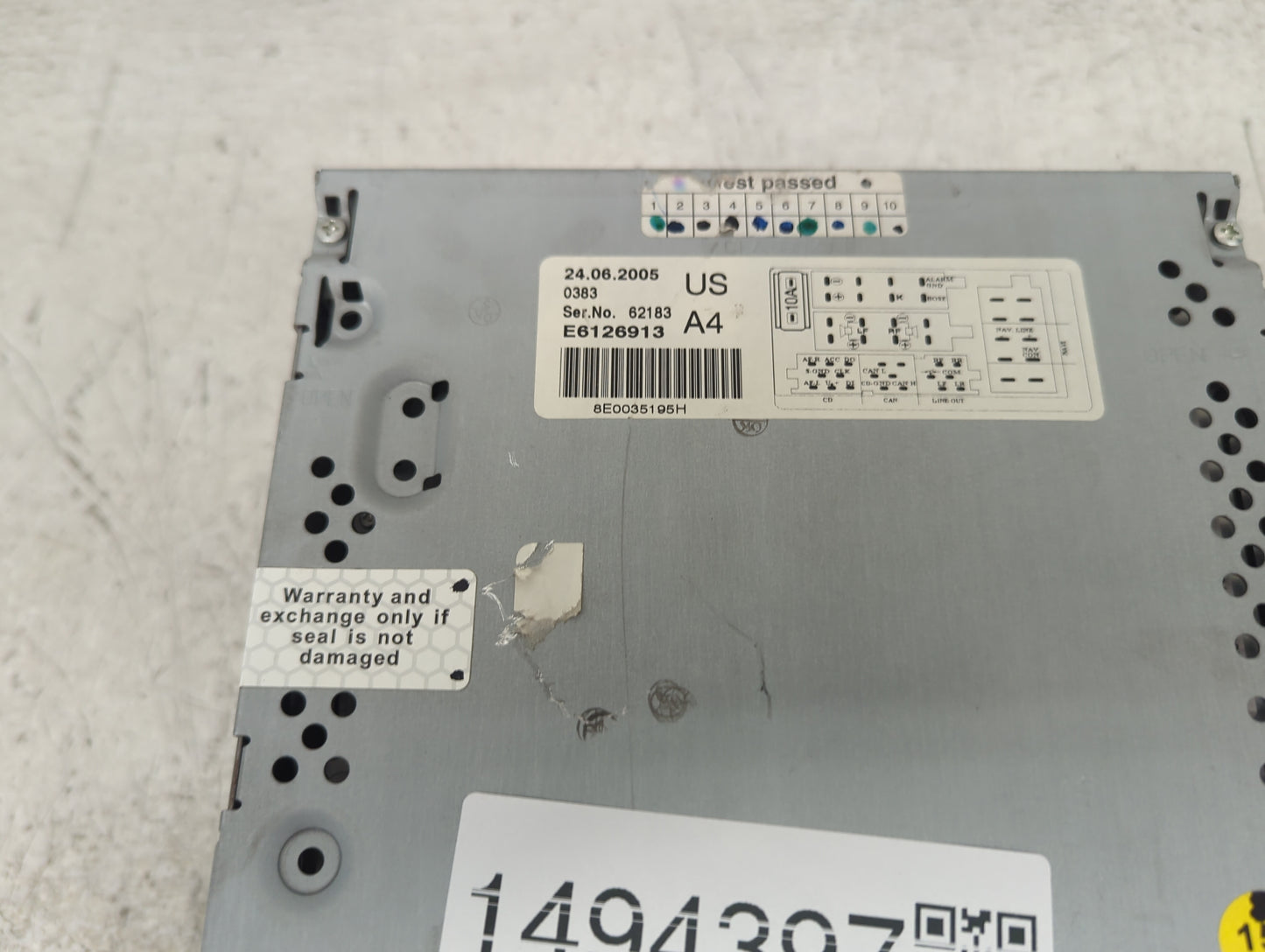 2006 Audi A4 Radio AM FM Cd Player Receiver Replacement P/N:8E0035195H CQ-EA1360LC Fits OEM Used Auto Parts - Oemusedautopar