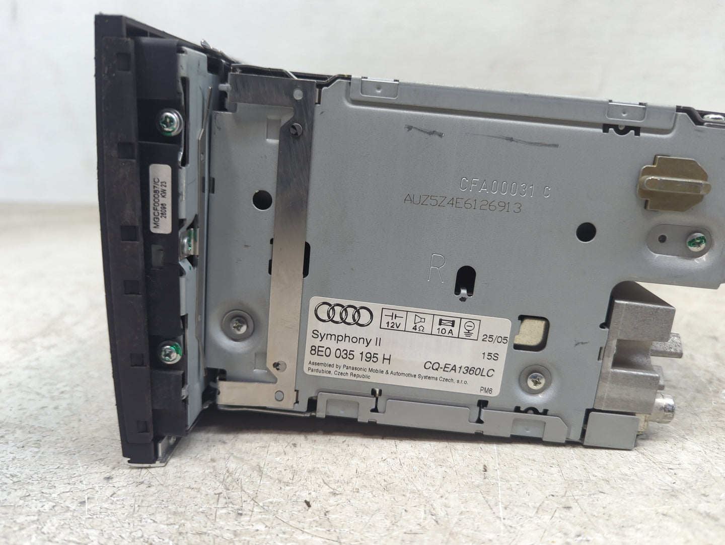 2006 Audi A4 Radio AM FM Cd Player Receiver Replacement P/N:8E0035195H CQ-EA1360LC Fits OEM Used Auto Parts - Oemusedautopar