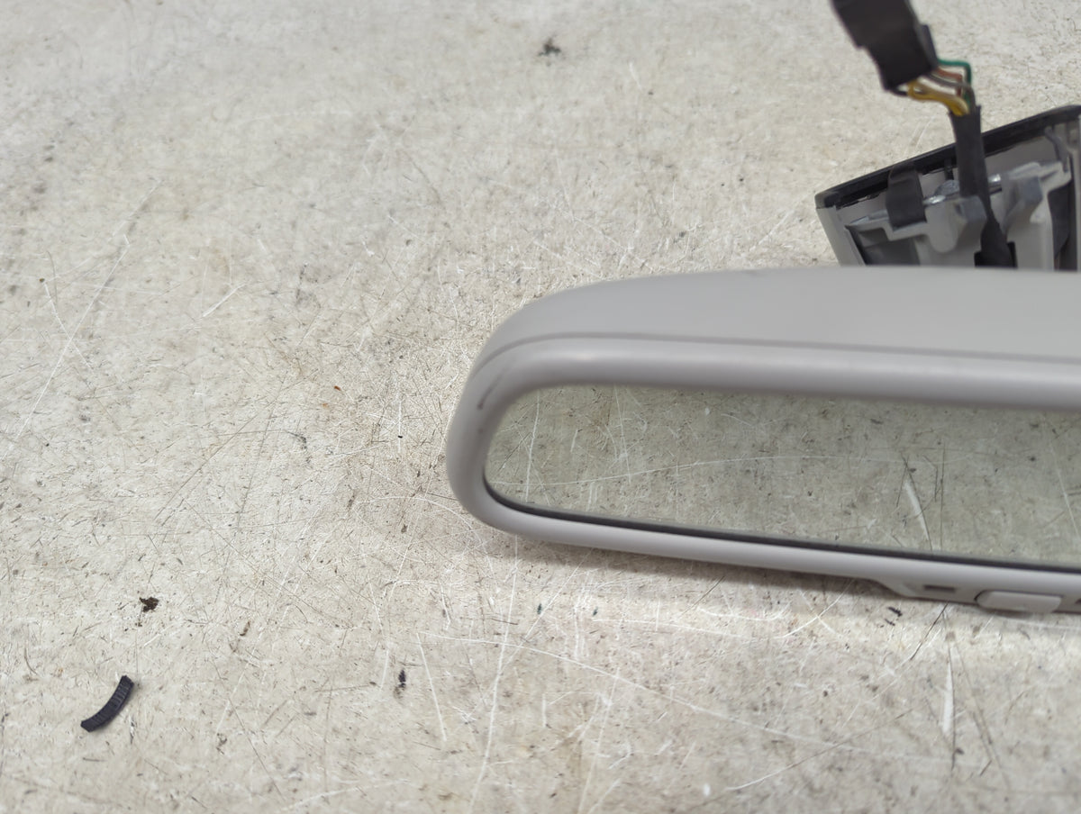 2006 Audi A4 Interior Rear View Mirror Replacement OEM P/N:E13 022201 1U0 857 511F, 905-1001 025, 102-F-2 2 22201 Fits OEM U
