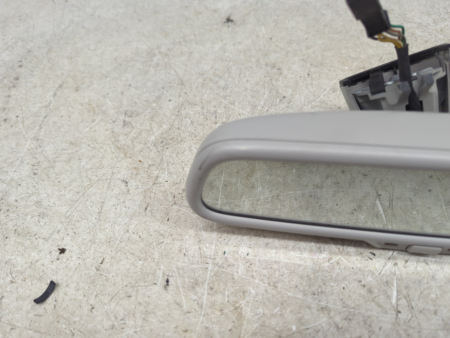 2006 Audi A4 Interior Rear View Mirror Replacement OEM P/N:E13 022201 1U0 857 511F, 905-1001 025, 102-F-2 2 22201 Fits OEM U