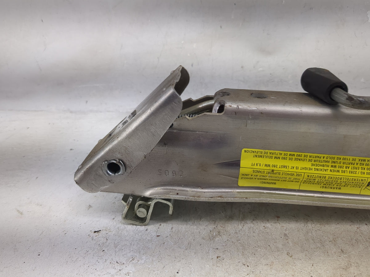 2006 Audi A4 Spare Scissor Car Jack 1512713 - Oemusedautoparts1.com
