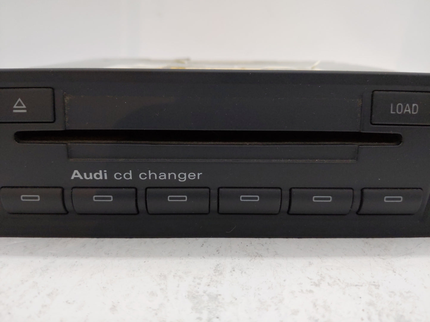 2002-2008 Audi A4 Am Fm Cd Player Radio Receiver - Oemusedautoparts1.com