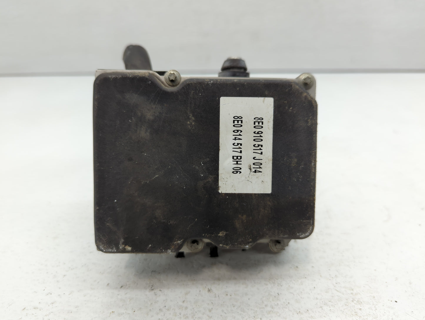 2006 Audi A4 ABS Pump Control Module Replacement P/N:0 265 234 833 Fits OEM Used Auto Parts - Oemusedautoparts1.com