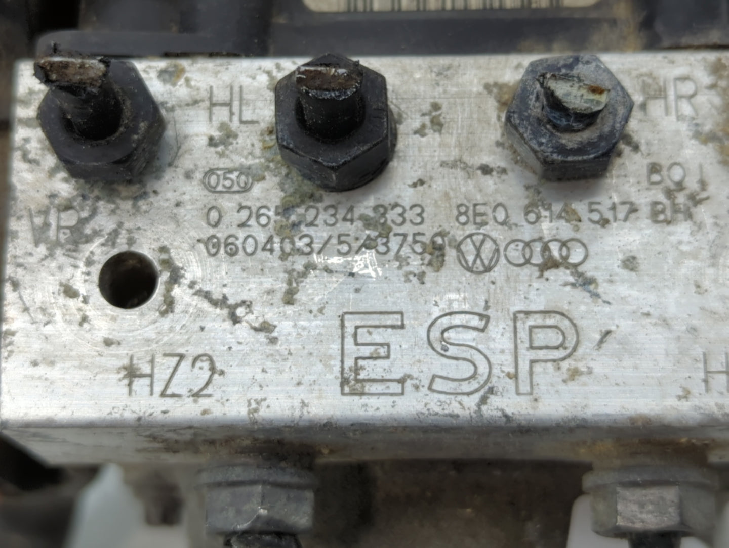 2006 Audi A4 ABS Pump Control Module Replacement P/N:0 265 234 833 Fits OEM Used Auto Parts - Oemusedautoparts1.com