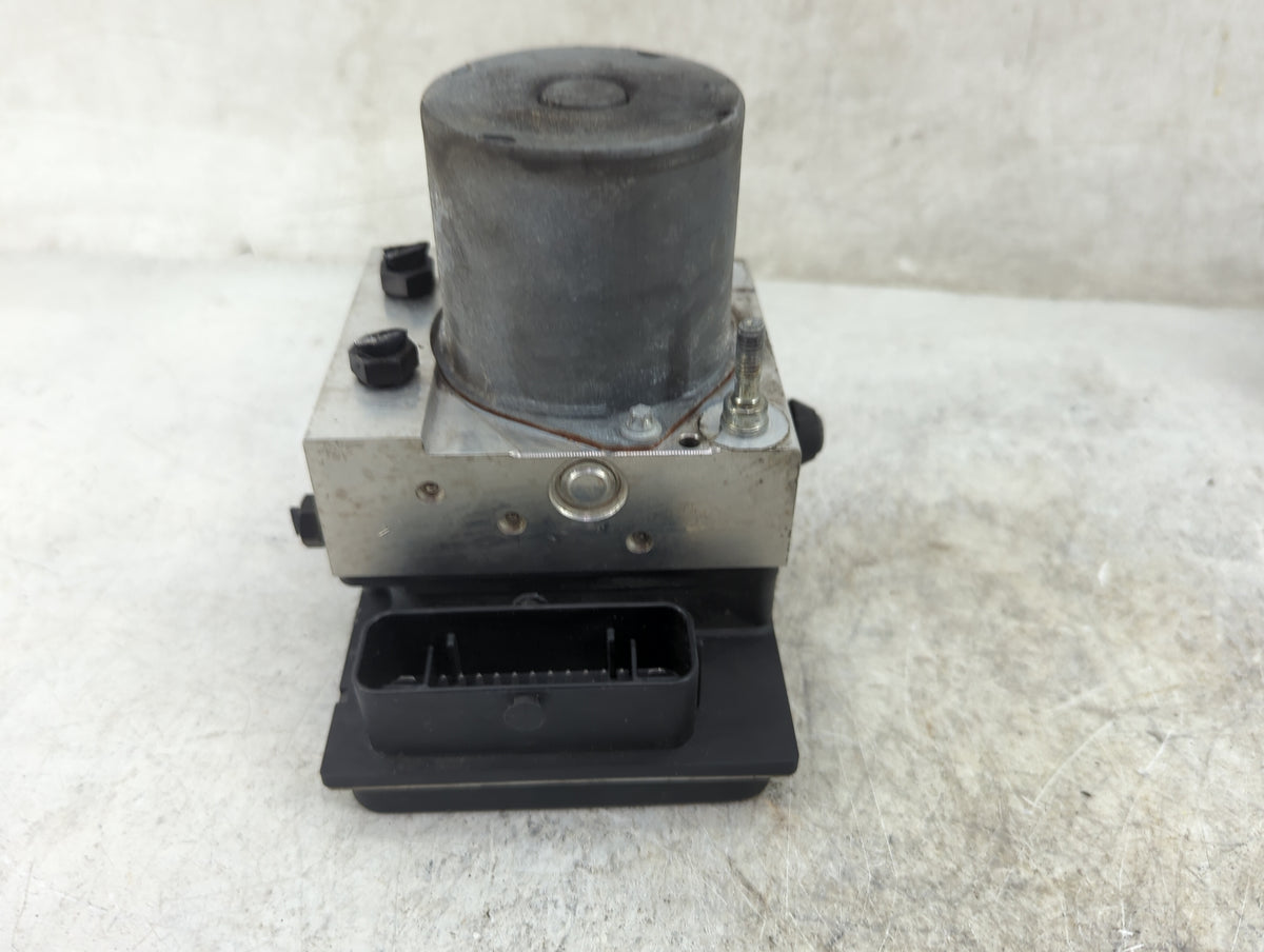 2006 Audi A4 Quattro ABS Pump Control Module Replacement P/N:8E0 910 517 E 8E0 614 517 AL, 0 265 234 333, 0 265 950 473 Fits