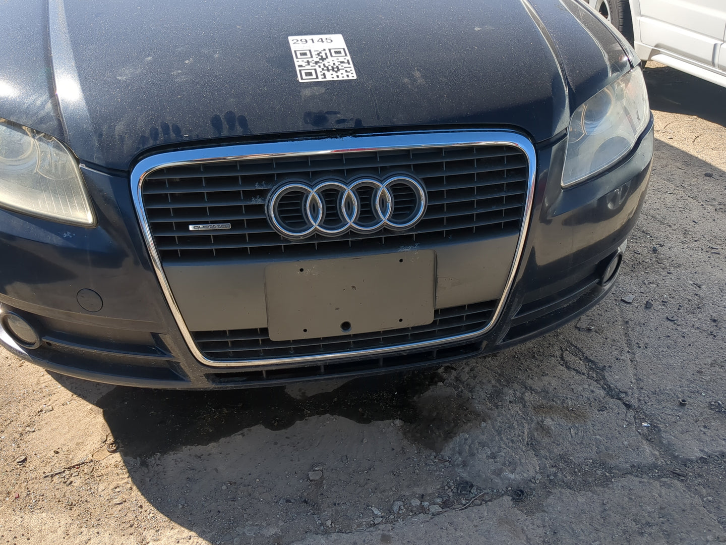 2005-2006 Audi A4 Quattro Front Grille Bumper Not Included - Oemusedautoparts1.com