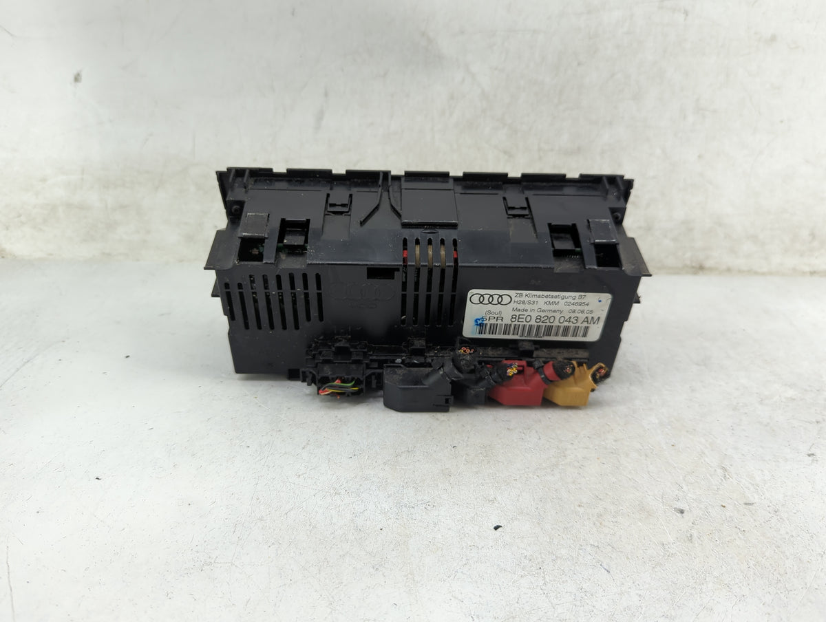2005-2009 Audi A4 Quattro Climate Control Module Temperature AC/Heater Replacement P/N:8E0820043AM Fits OEM Used Auto Parts 