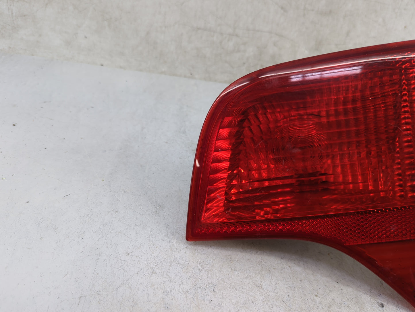 2005 Audi A4 Quattro Passenger Right Side Deck Lid Mounted Tail Light - Oemusedautoparts1.com