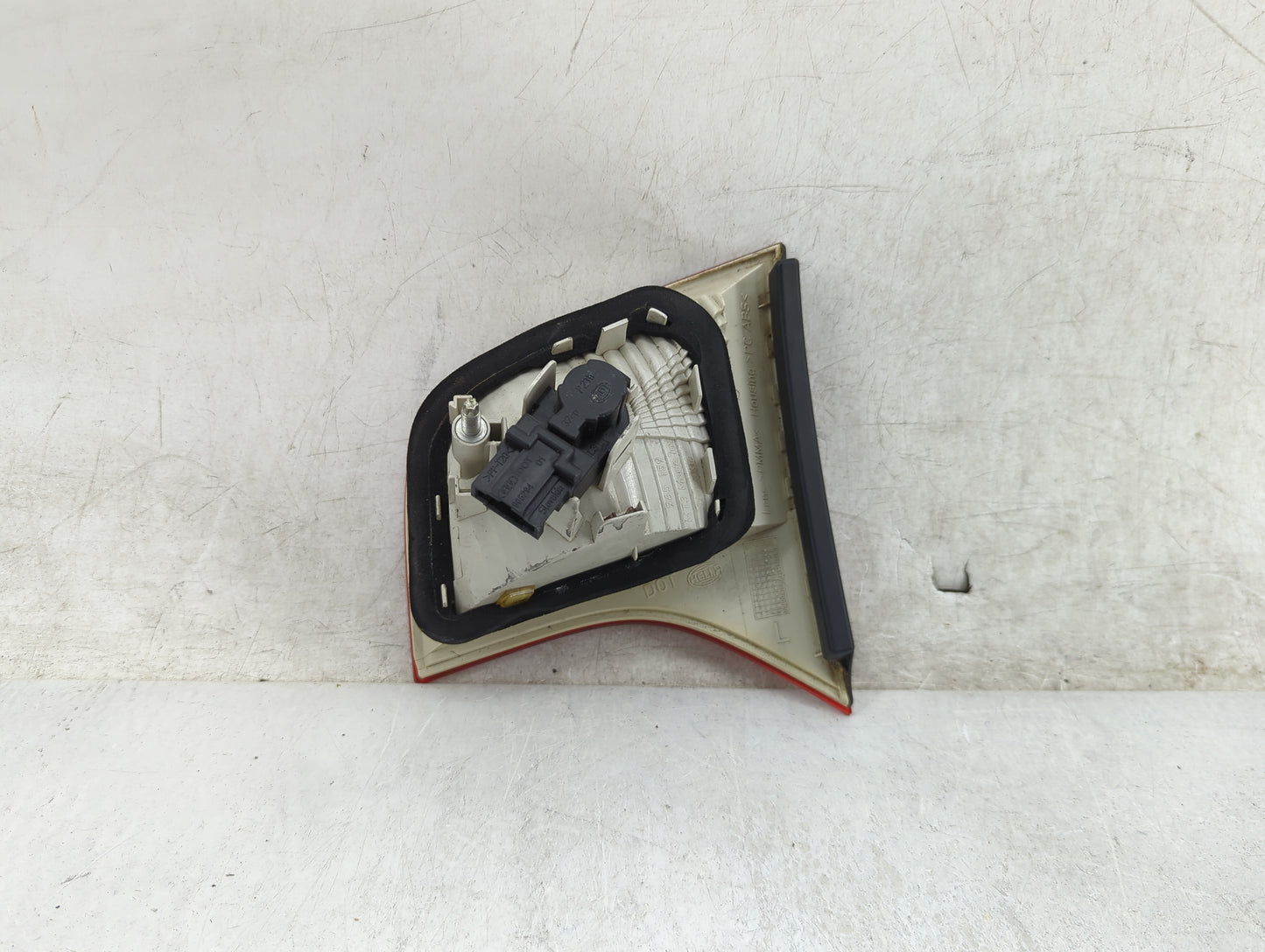 2005-2008 Audi A4 Quattro Driver Left Side Deck Lid Mounted Tail Light - Oemusedautoparts1.com