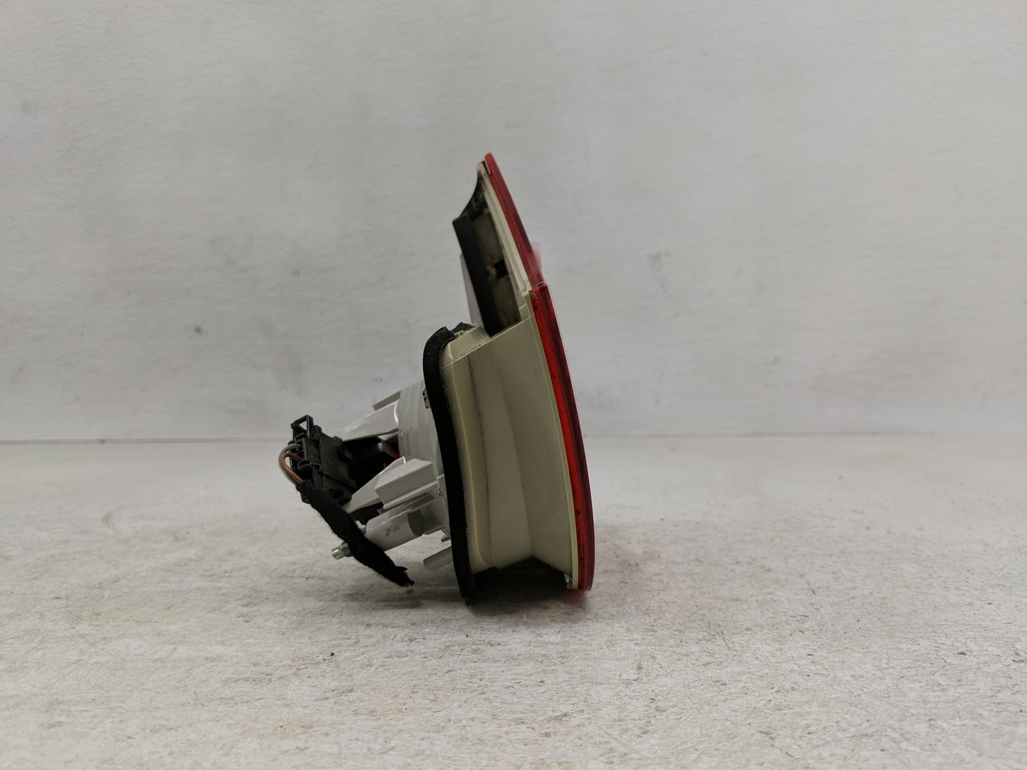 2005-2008 Audi A4 Quattro Tail Light Assembly Driver Left OEM P/N:965038-01 Fits Fits 2005 2006 2007 2008 OEM Used Auto Part