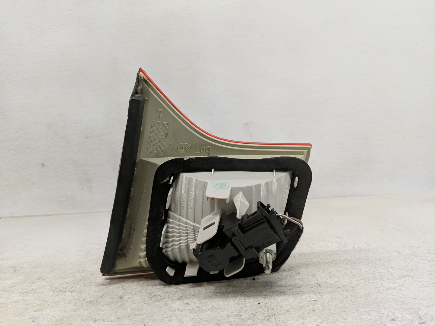 2005-2008 Audi A4 Quattro Tail Light Assembly Driver Left OEM P/N:965038-01 Fits Fits 2005 2006 2007 2008 OEM Used Auto Part