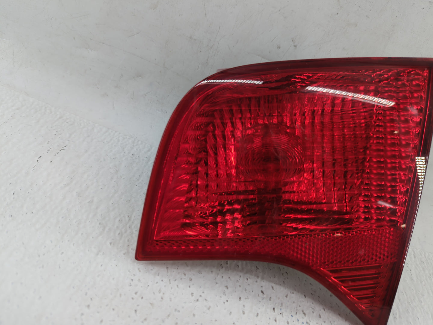 2005-2008 Audi A4 Quattro Tail Light Assembly Passenger Right OEM P/N:965038-02 5838 8E5 945 094 A Fits Fits 2005 2006 2007 