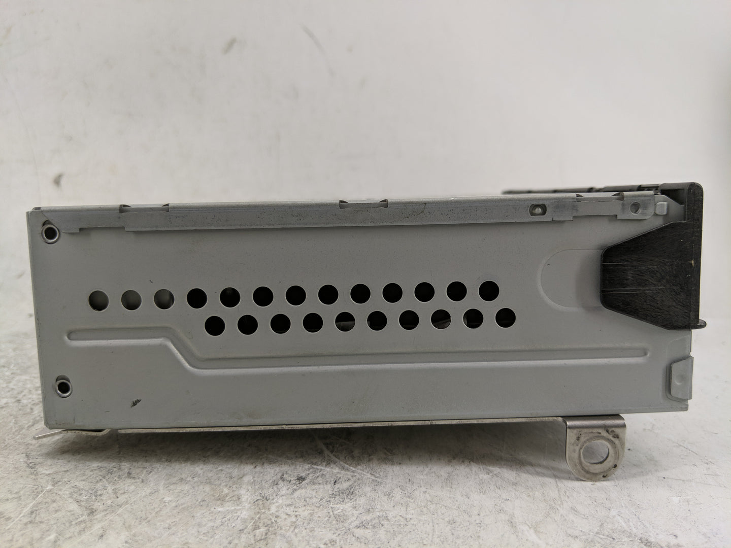 2005-2009 Audi A6 Radio AM FM Cd Player Receiver Replacement P/N:4F0 035 541 B Fits Fits 2005 2006 2007 2008 2009 OEM Used A