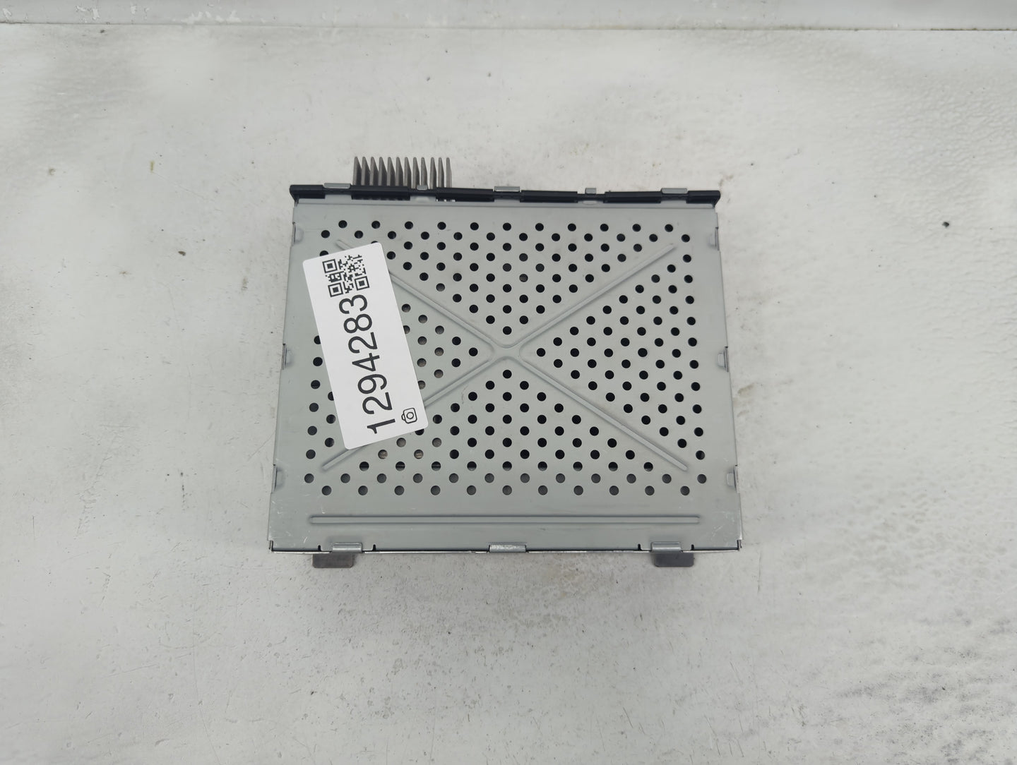 2005-2009 Audi A6 Radio AM FM Cd Player Receiver Replacement P/N:4F0 035 541 B Fits Fits 2005 2006 2007 2008 2009 OEM Used A