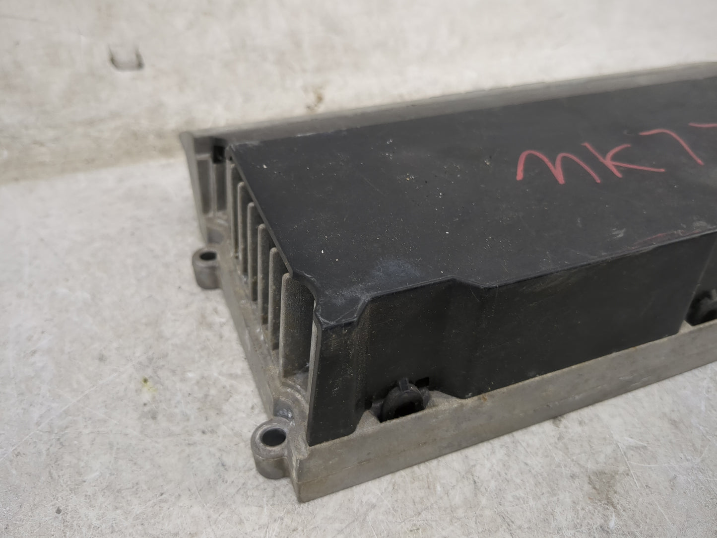2006 Audi A6 Radio AM FM Cd Player Receiver Replacement P/N:4F0 035 223A Fits OEM Used Auto Parts - Oemusedautoparts1.com