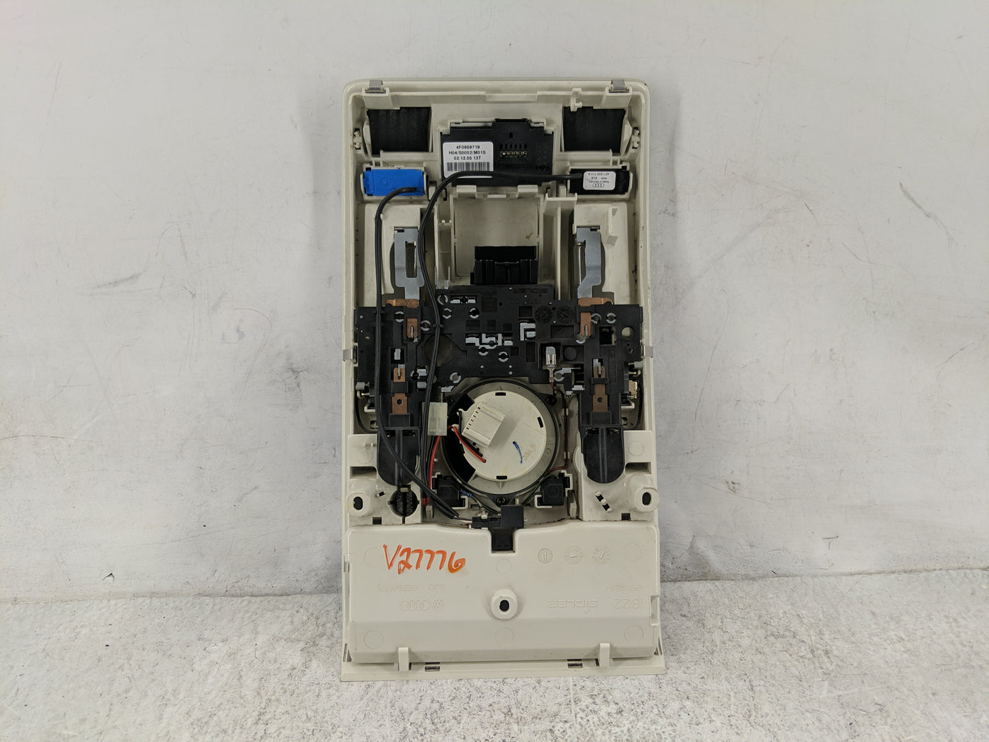 Audi A6 Overhead Roof Console Beige - Oemusedautoparts1.com