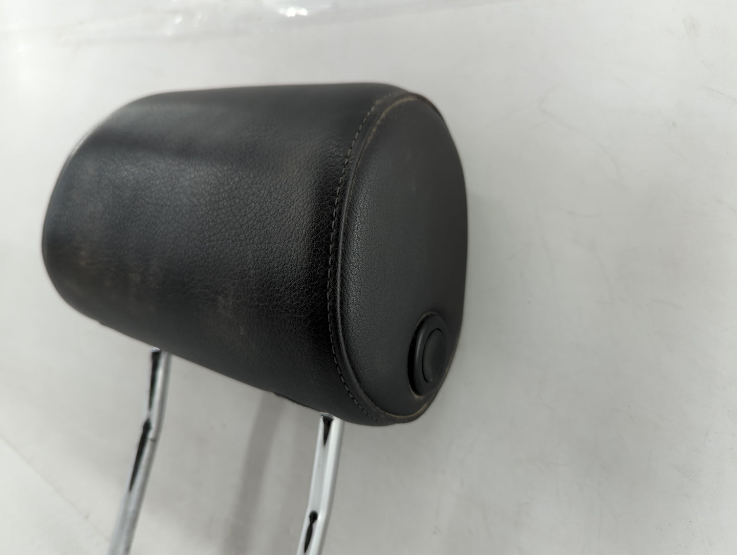 2005-2011 Audi A6 Headrest Head Rest Rear Seat Fits Fits 2005 2006 2007 2008 2009 2010 2011 OEM Used Auto Parts - Oemusedaut