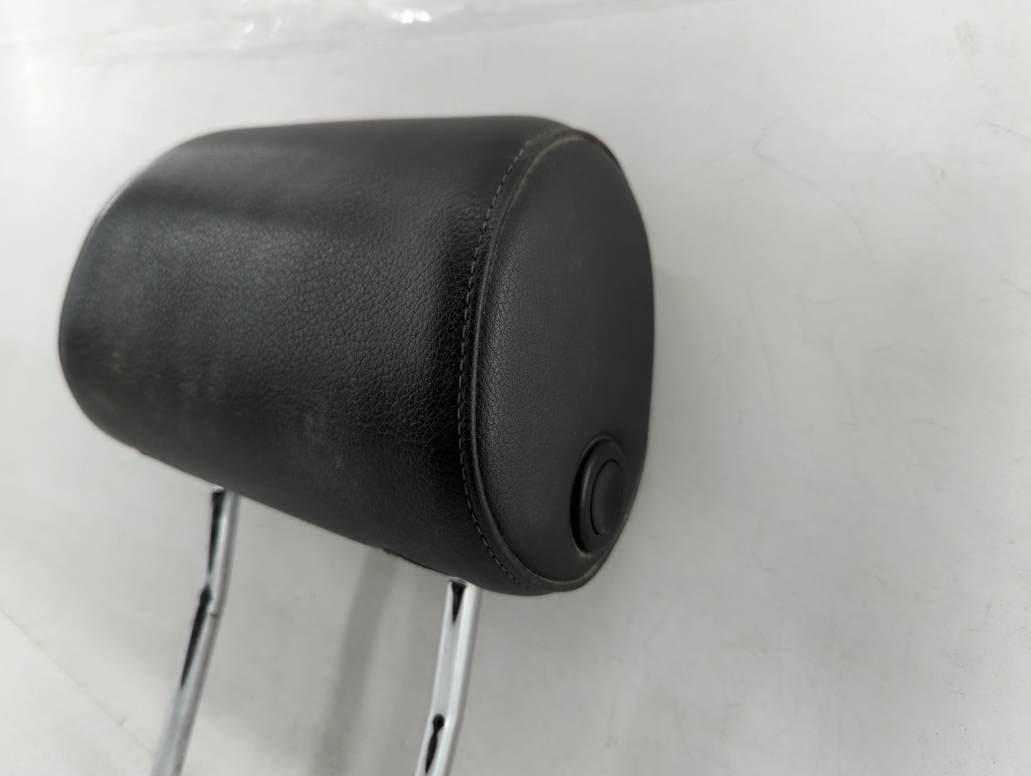 2005-2011 Audi A6 Headrest Head Rest Rear Seat Fits Fits 2005 2006 2007 2008 2009 2010 2011 OEM Used Auto Parts - Oemusedaut