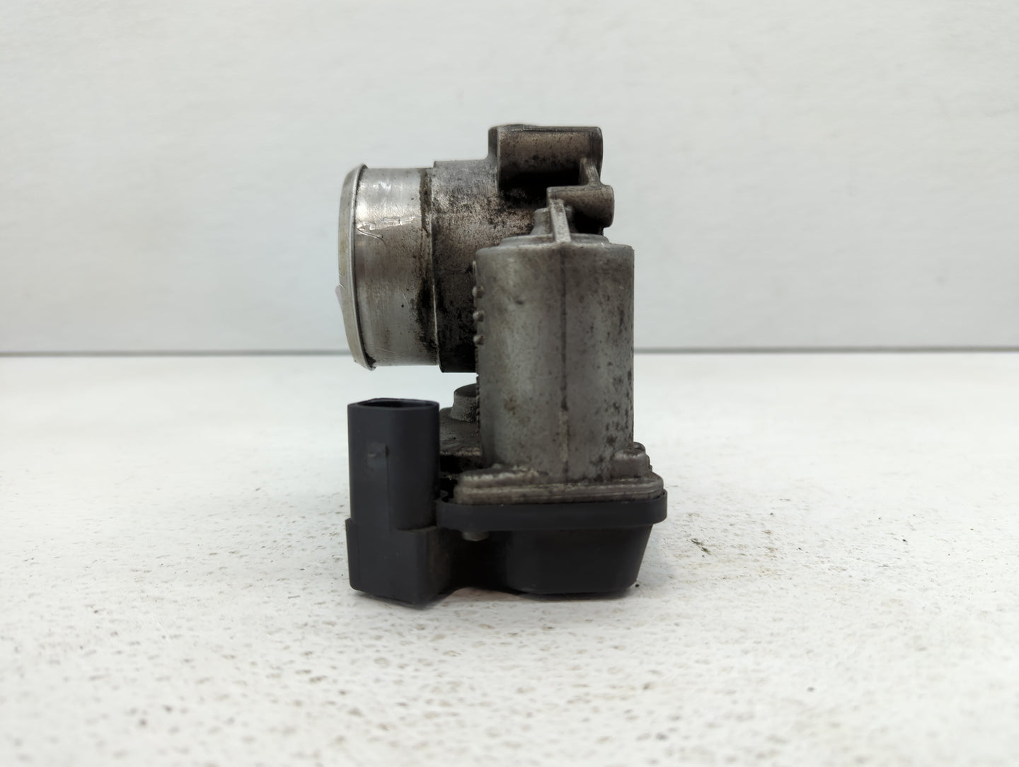 2010-2017 Audi Q5 Throttle Body P/N:06F 133 062 E 06F 133 062 T Fits OEM Used Auto Parts - Oemusedautoparts1.com