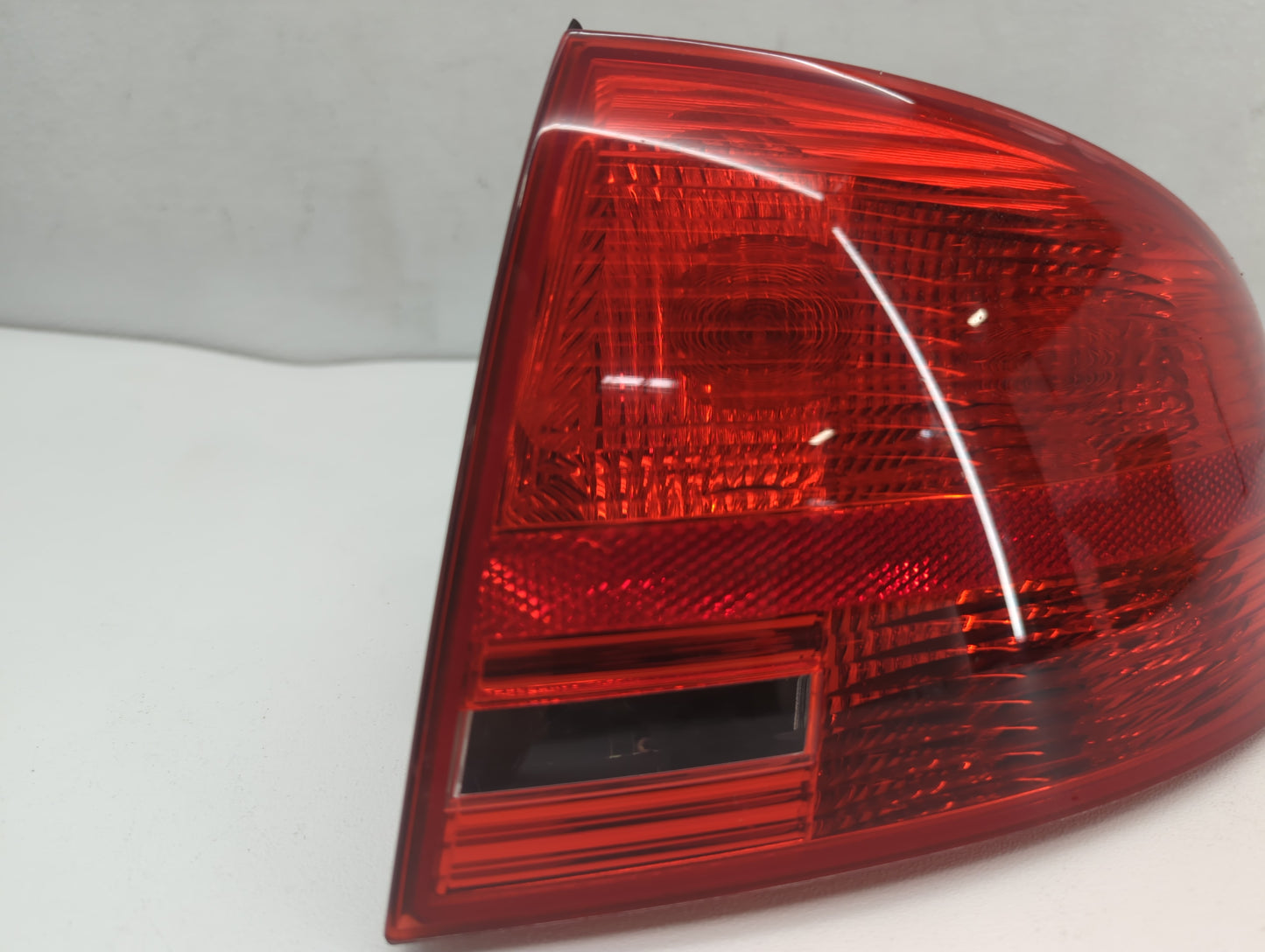 2005-2008 Audi S4 Tail Light Assembly Passenger Right OEM P/N:965037 04 5661 Fits Fits 2005 2006 2007 2008 OEM Used Auto Par