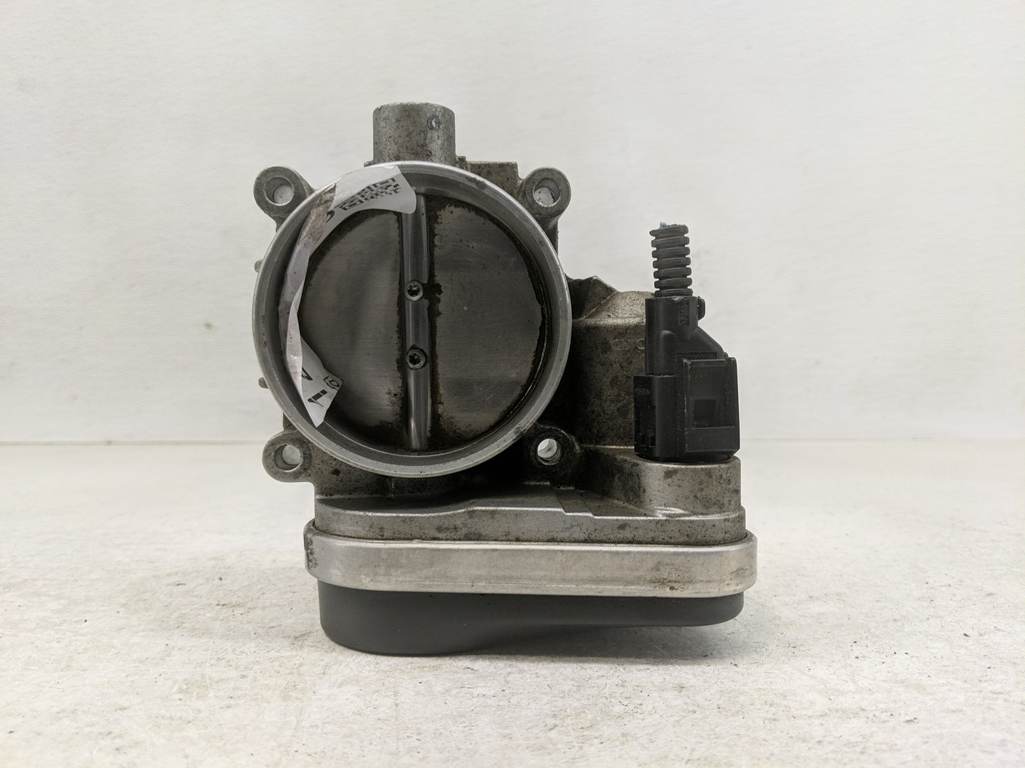 2006 Bmw 325ci Throttle Body Fits OEM Used Auto Parts - Oemusedautoparts1.com