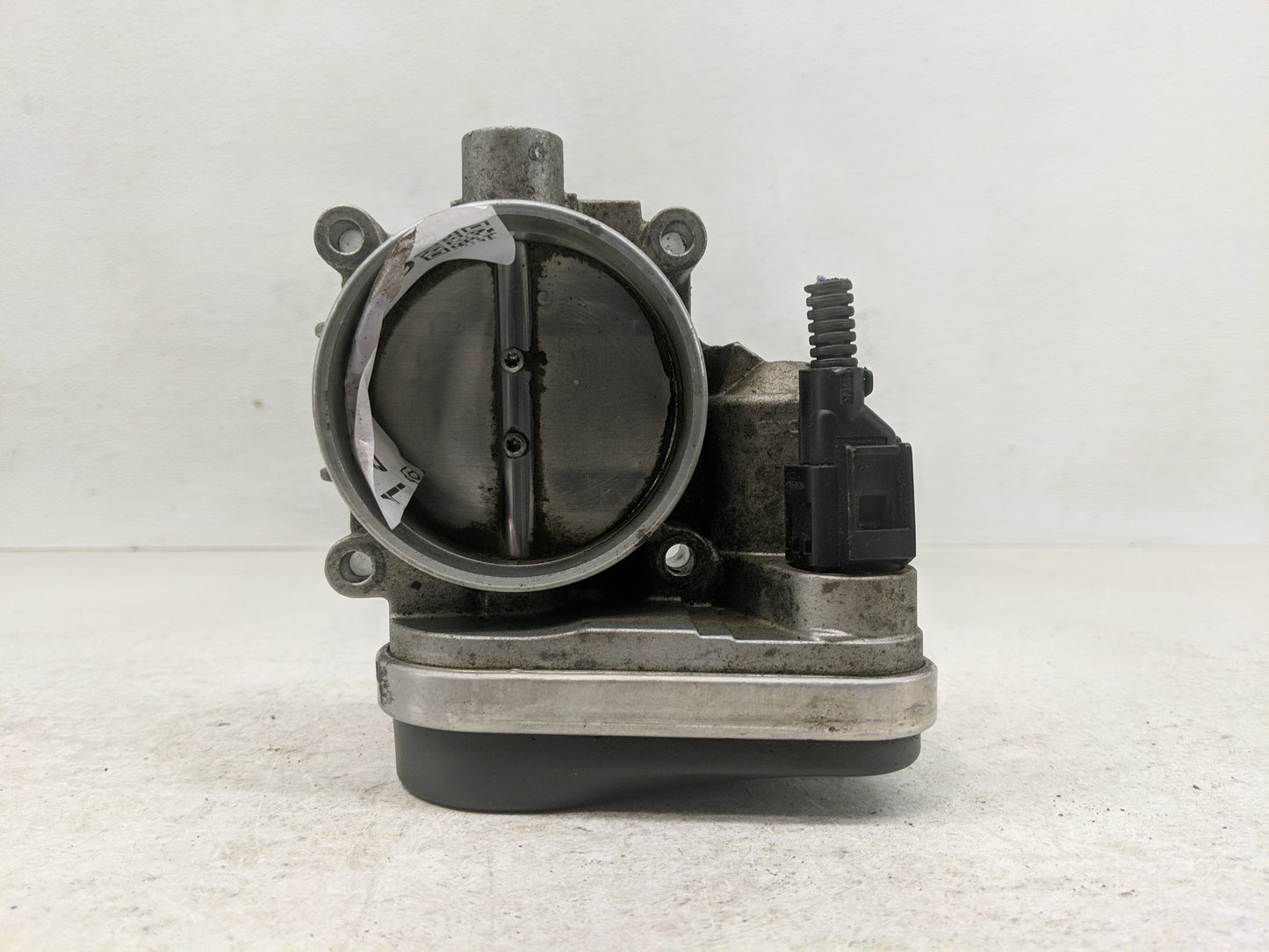 2006 Bmw 325ci Throttle Body Fits OEM Used Auto Parts - Oemusedautoparts1.com
